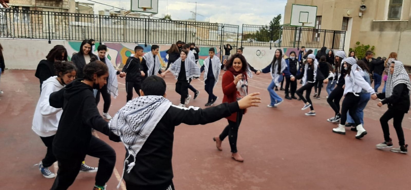 جمعية التطوير الاجتماعي في حيفا تبادر للاحتفاء بيوم اللغة العربية العالمي في مدارس حيفا العربية · صورة 1